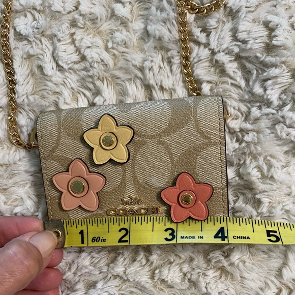 NWT Coach Signature Mini Wallet Appliqué Floral Design on Gold Chain - Picture 6 of 10